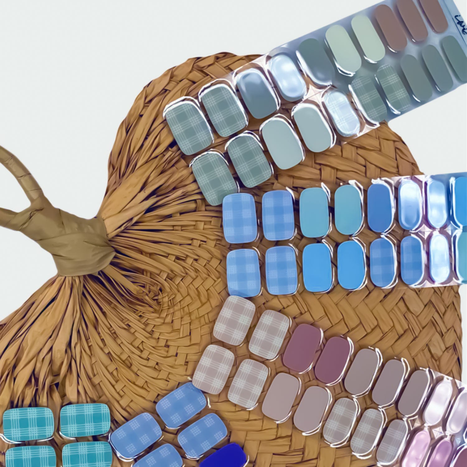 Long-Lasting Gel Nail Strips - ʻĀina Inspired Palaka Coconut Design